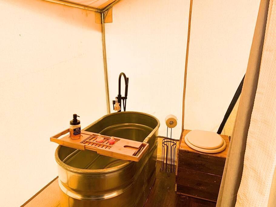 Silver Spur Homestead Luxury Glamping - The Cowboy Тумстон Экстерьер фото